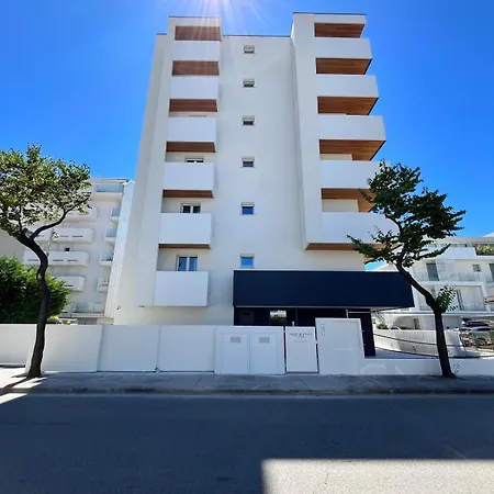Palace With Small Swimming Pool, Private Beach, Parking Appartamento *