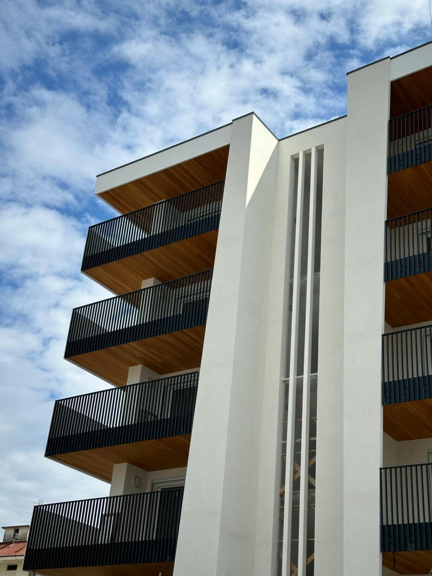 Palace With Small Swimming Pool, Private Beach, Parking * Lido di Jesolo