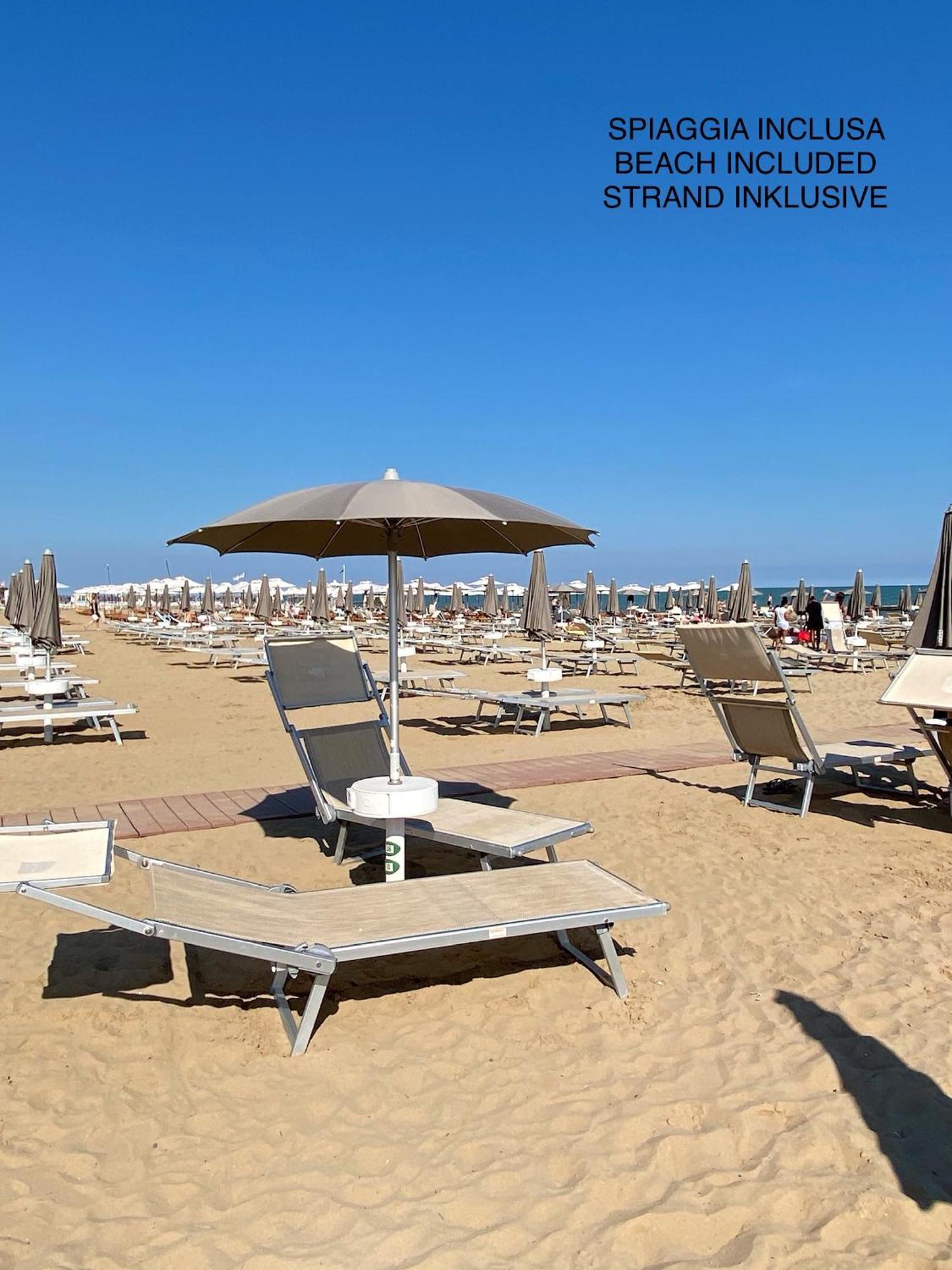 Palace With Small Swimming Pool, Private Beach, Parking Apartment *