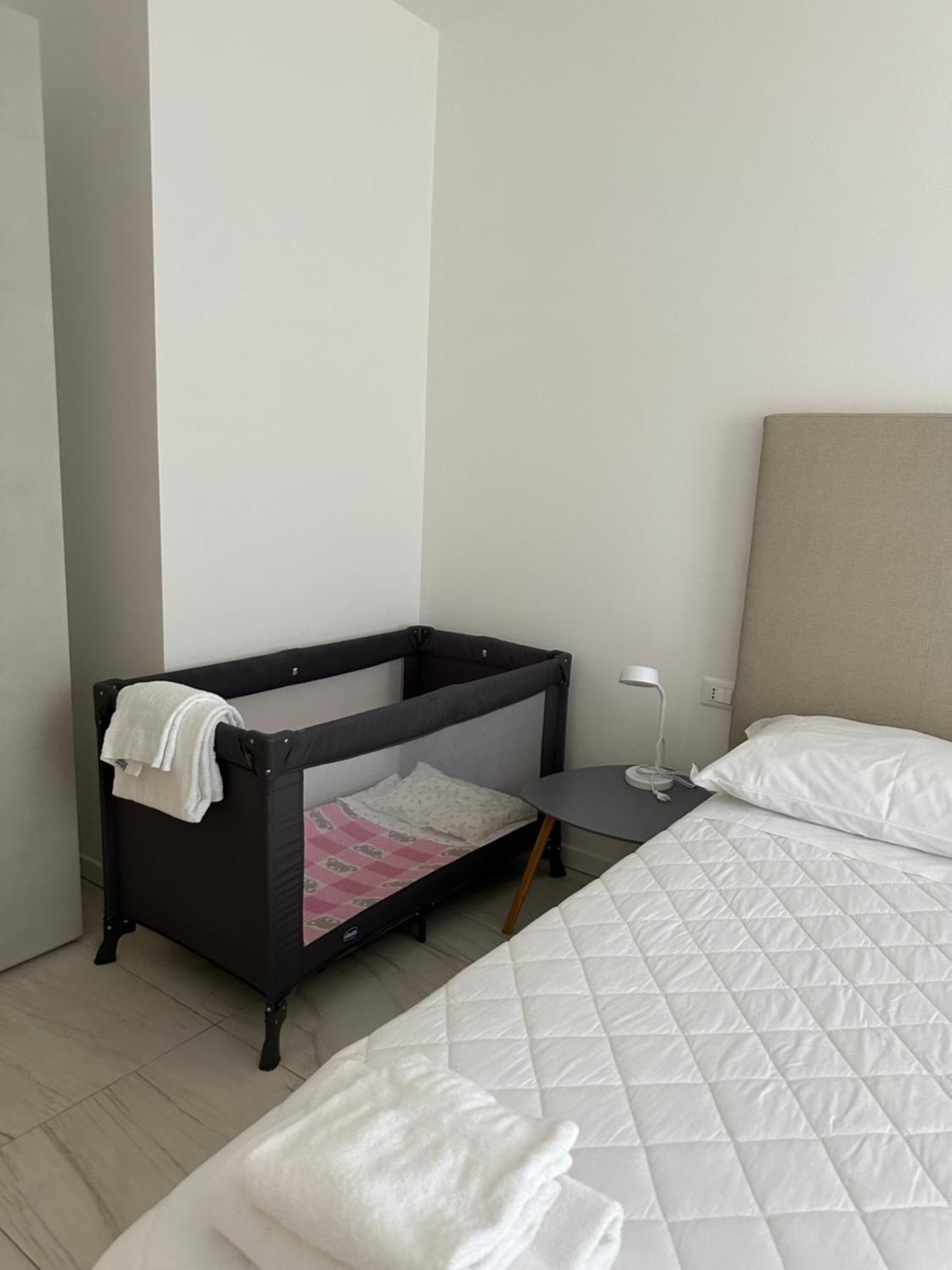 Palace With Small Swimming Pool, Private Beach, Parking Lido di Jesolo