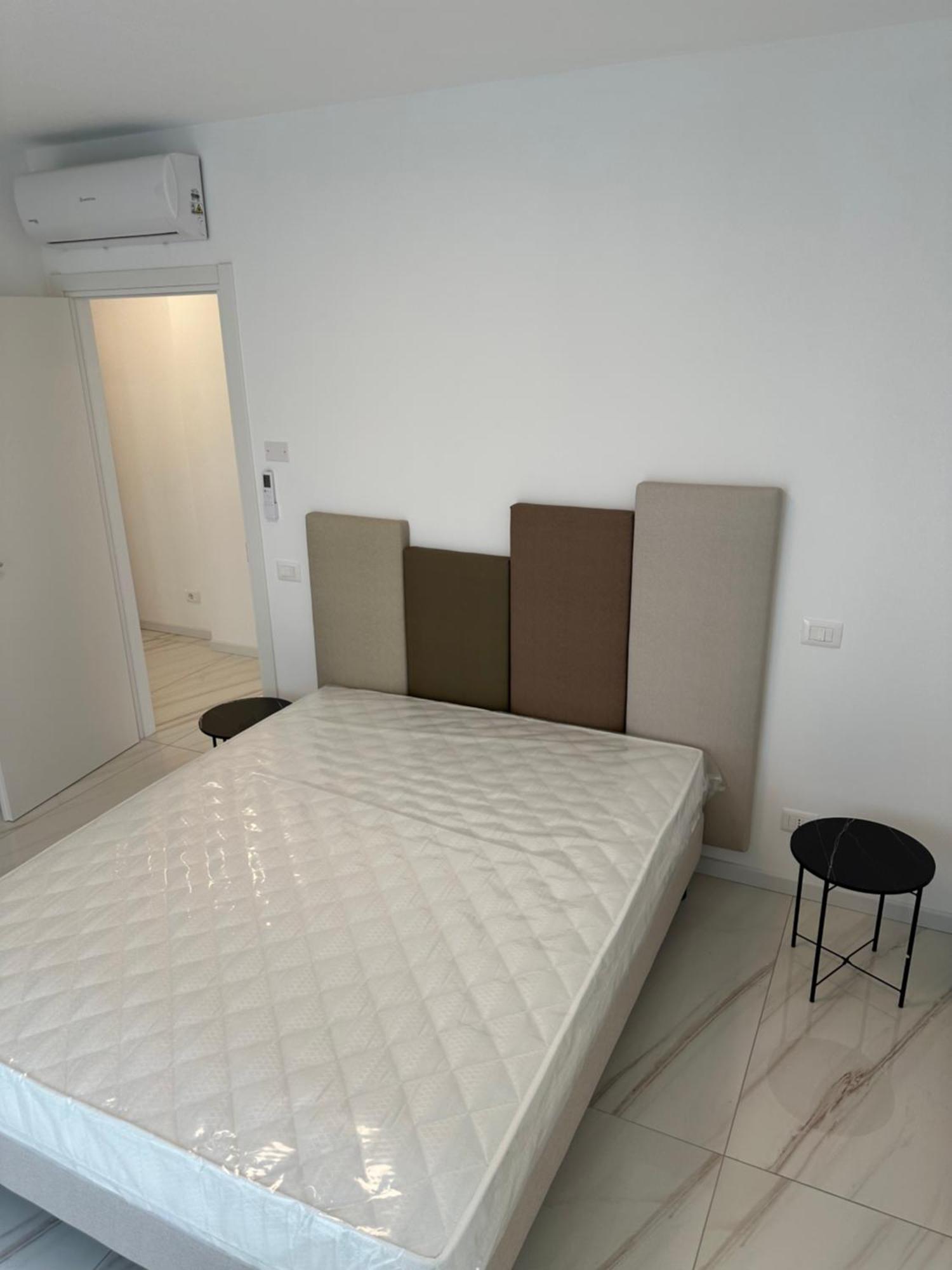 Apartment Palace With Small Swimming Pool, Private Beach, Parking *