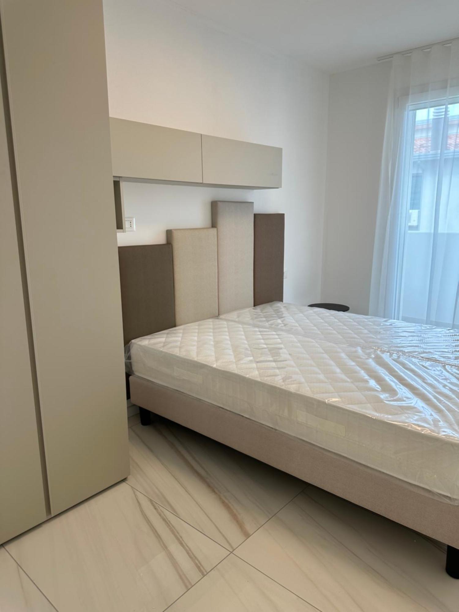 Palace With Small Swimming Pool, Private Beach, Parking Apartment *