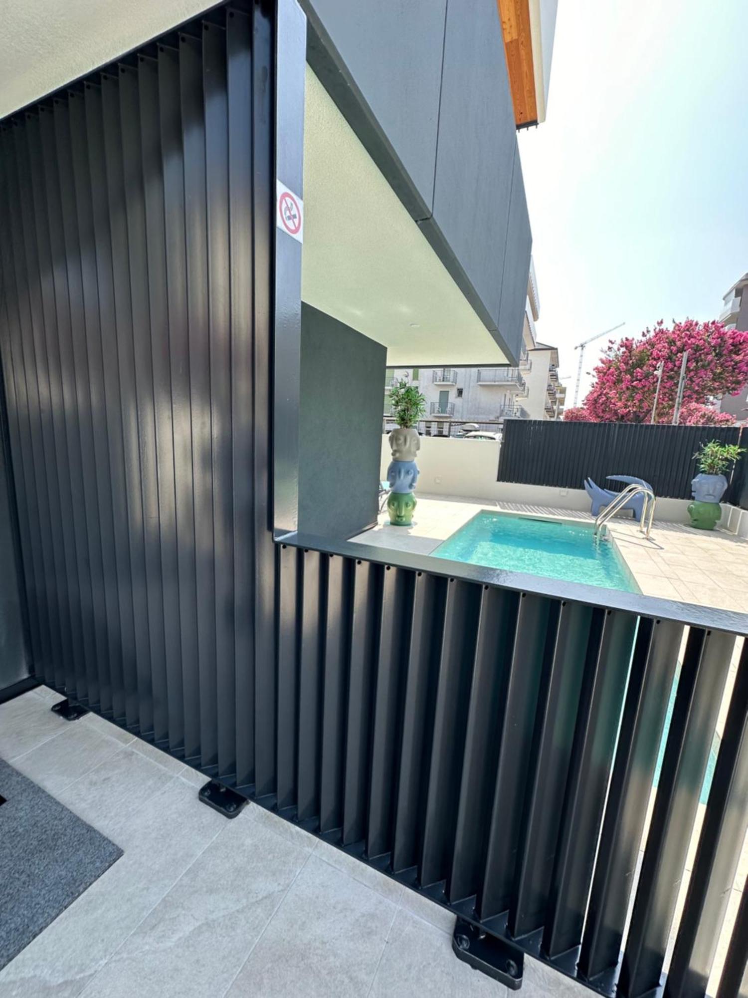 Apartment Palace With Small Swimming Pool, Private Beach, Parking