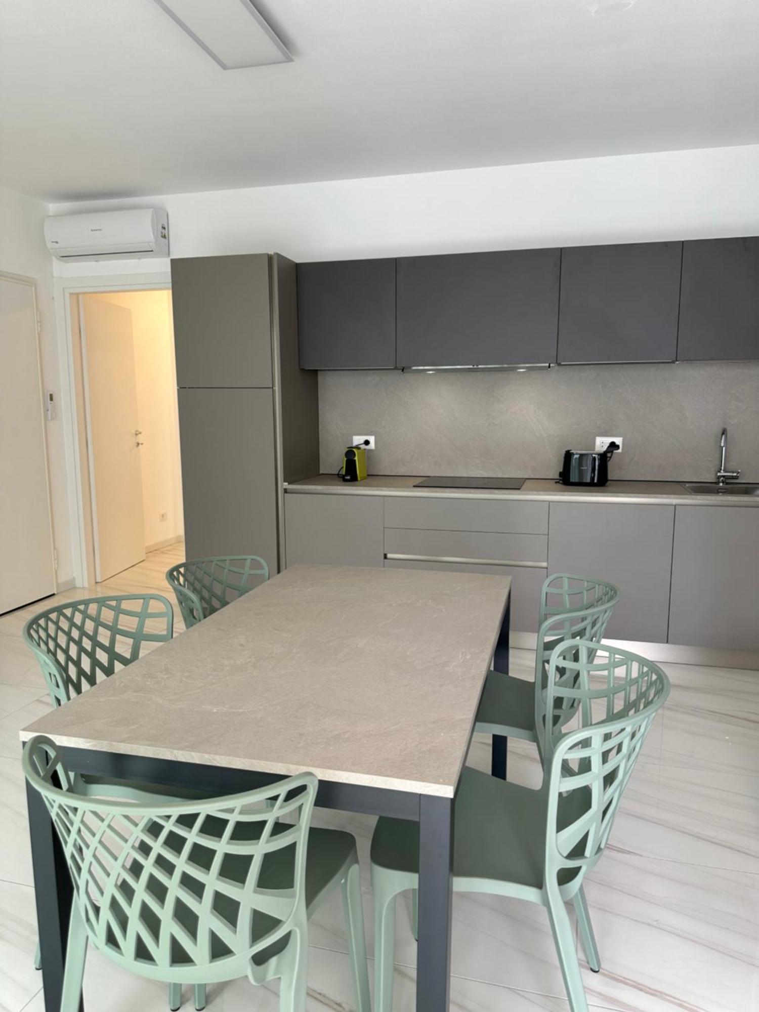 Palace With Small Swimming Pool, Private Beach, Parking * Lido di Jesolo
