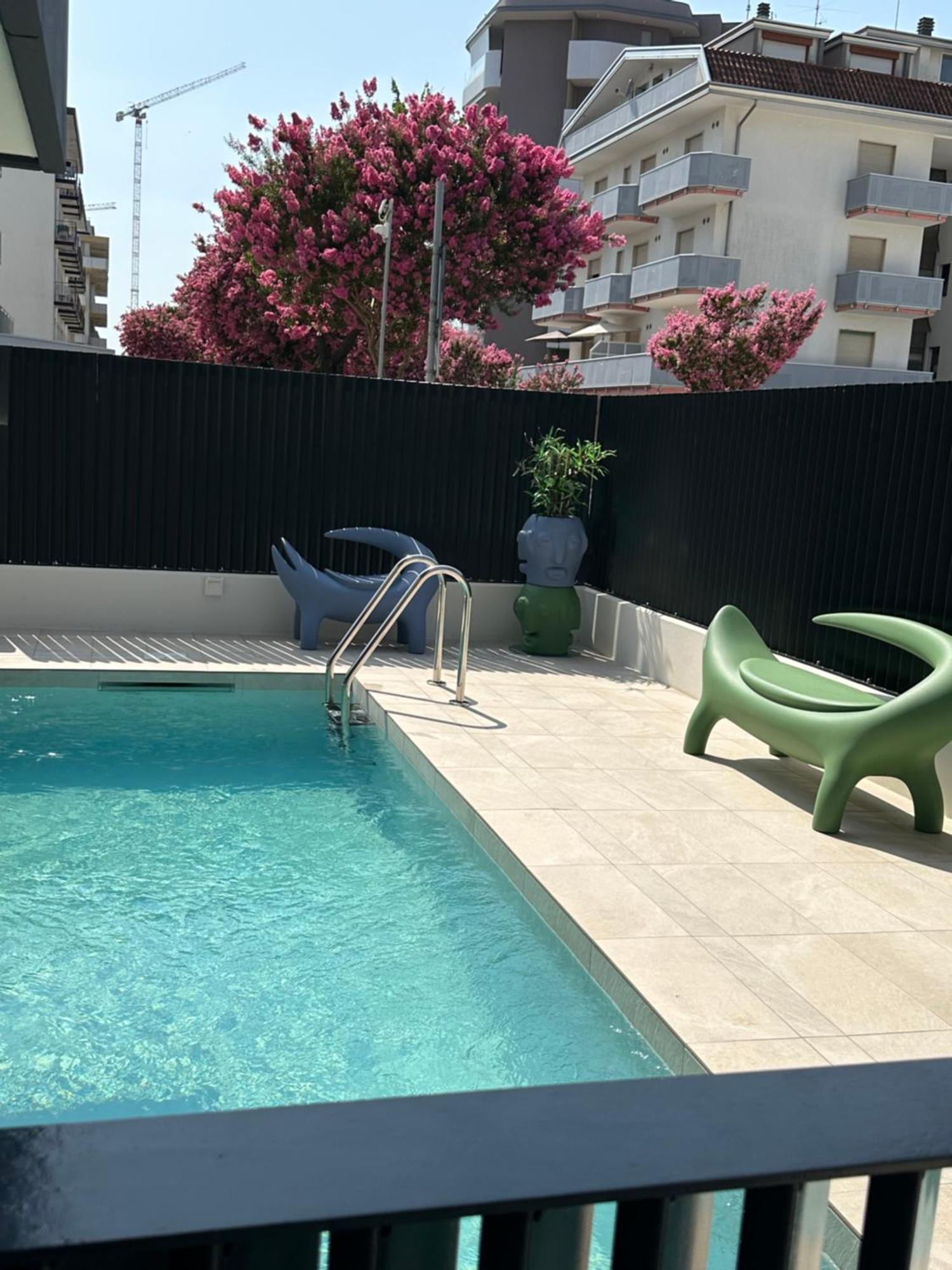 Apartment Palace With Small Swimming Pool, Private Beach, Parking
